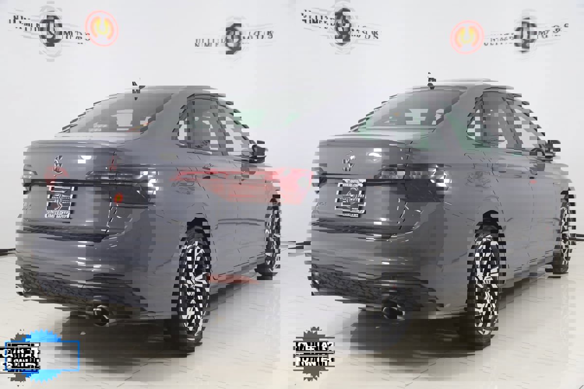 Used 2024 Volkswagen Jetta GLI Autobahn image 3