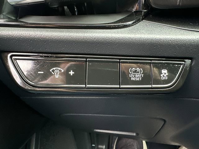 Used 2025 Kia Niro LX image 32