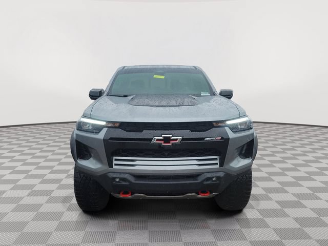 Used 2025 Chevrolet Colorado ZR2 w/ Technology Package AWD/4WD image 8
