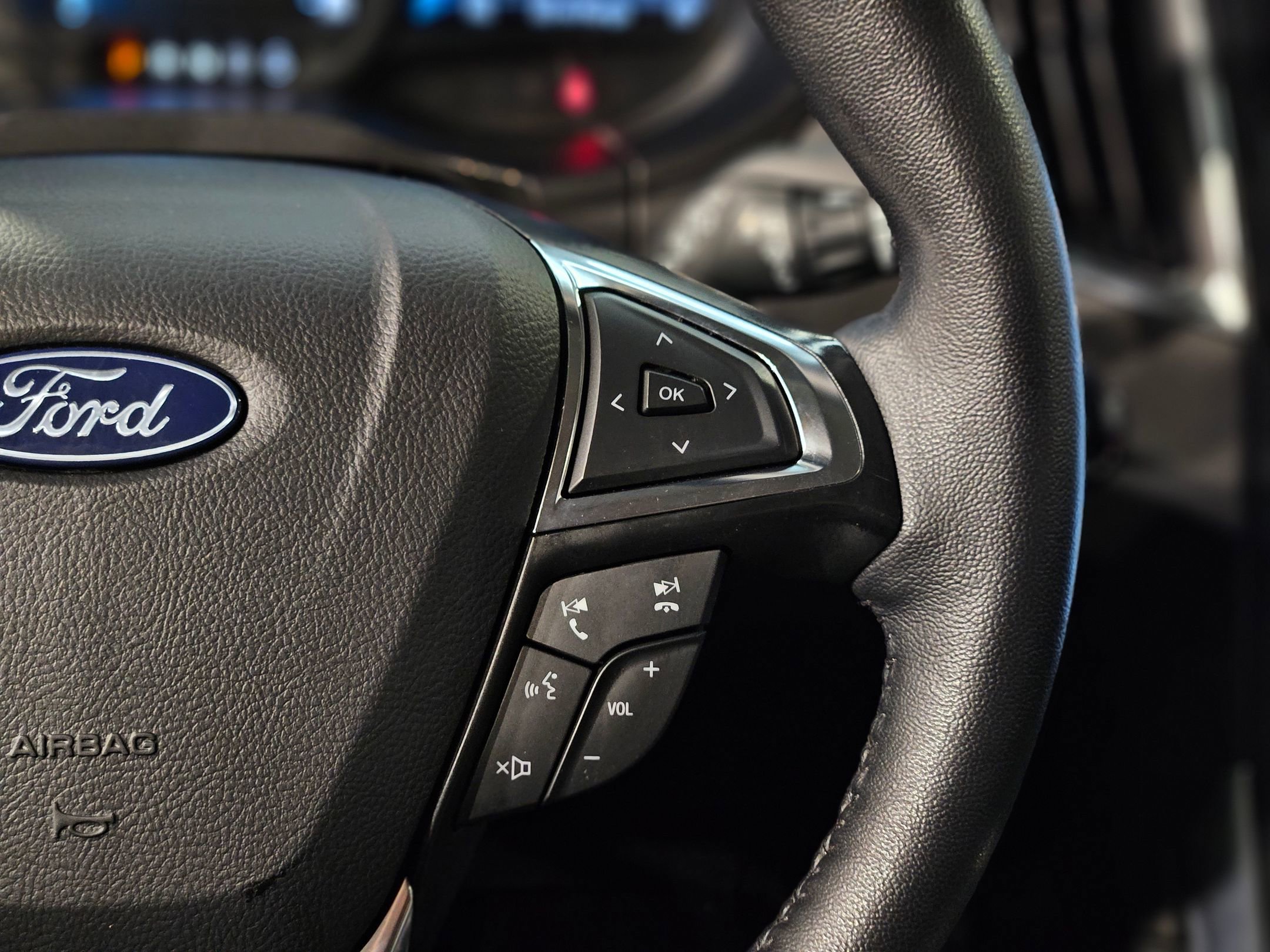 Used 2024 Ford Edge Titanium image 28