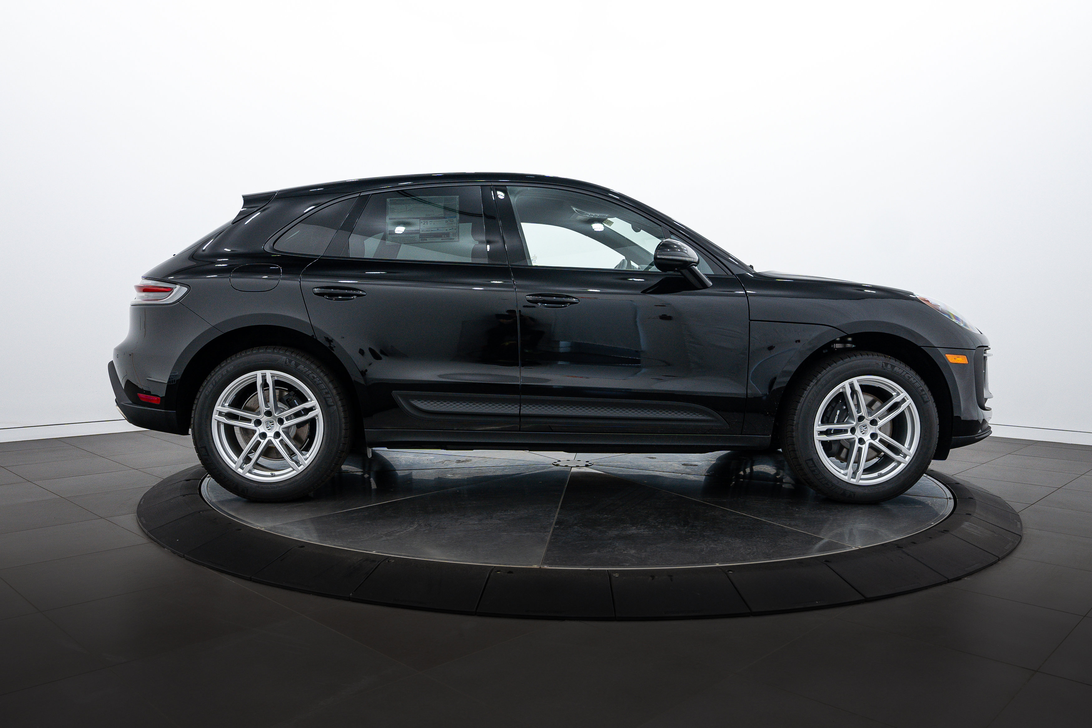 New 2025 Porsche Macan image 8