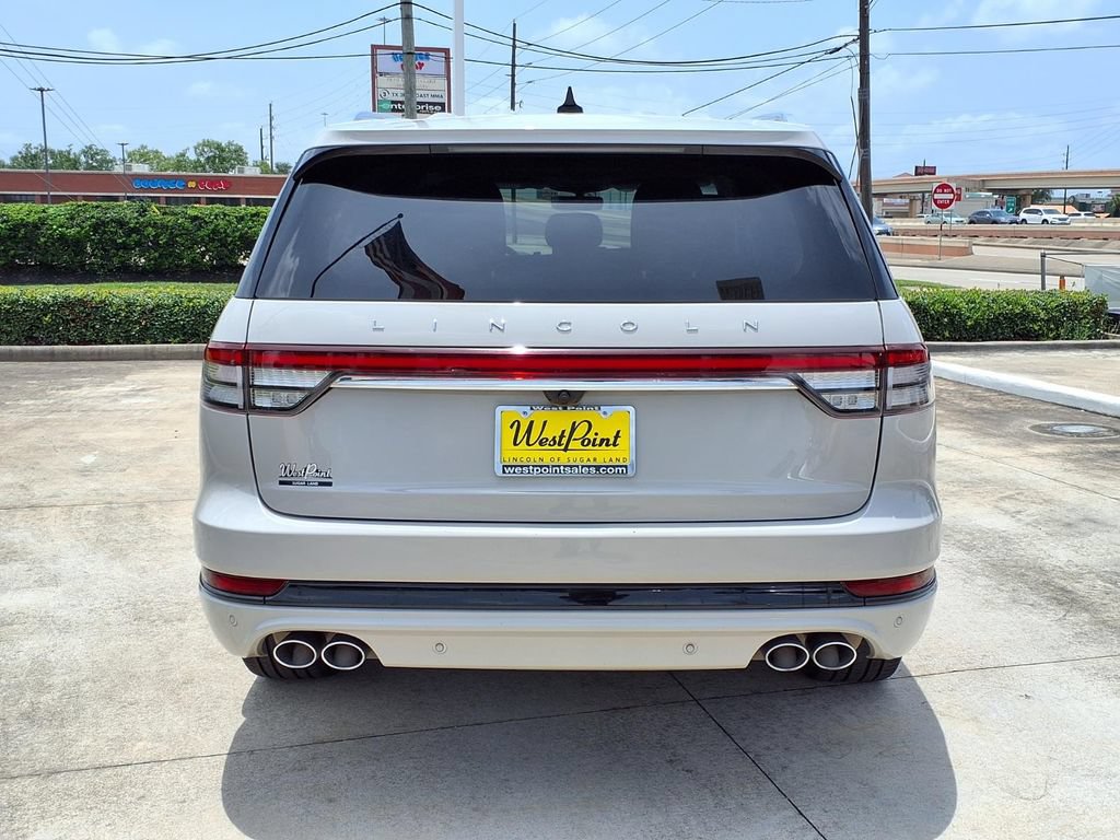 Used 2023 Lincoln Aviator Grand Touring w/ Equipment Group 301A AWD/4WD image 5