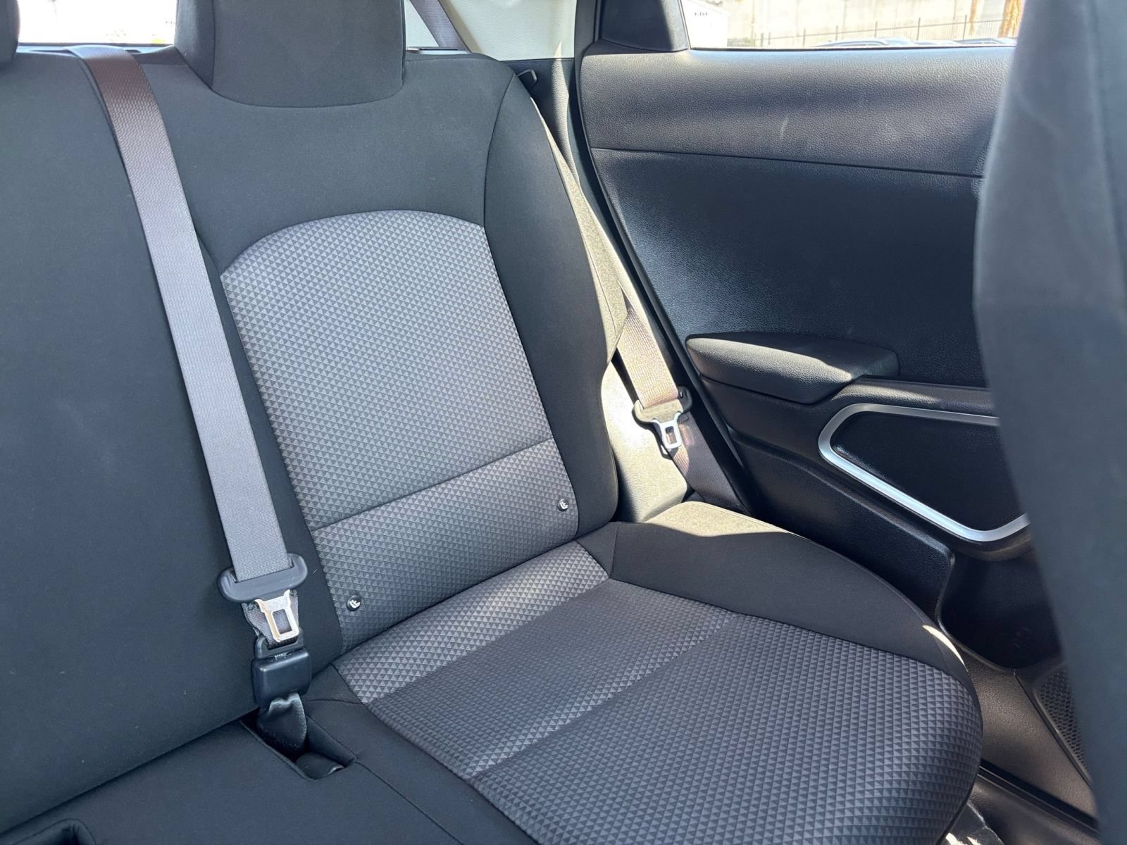 Used 2025 Kia Soul LX w/ LX Technology Package FWD image 34