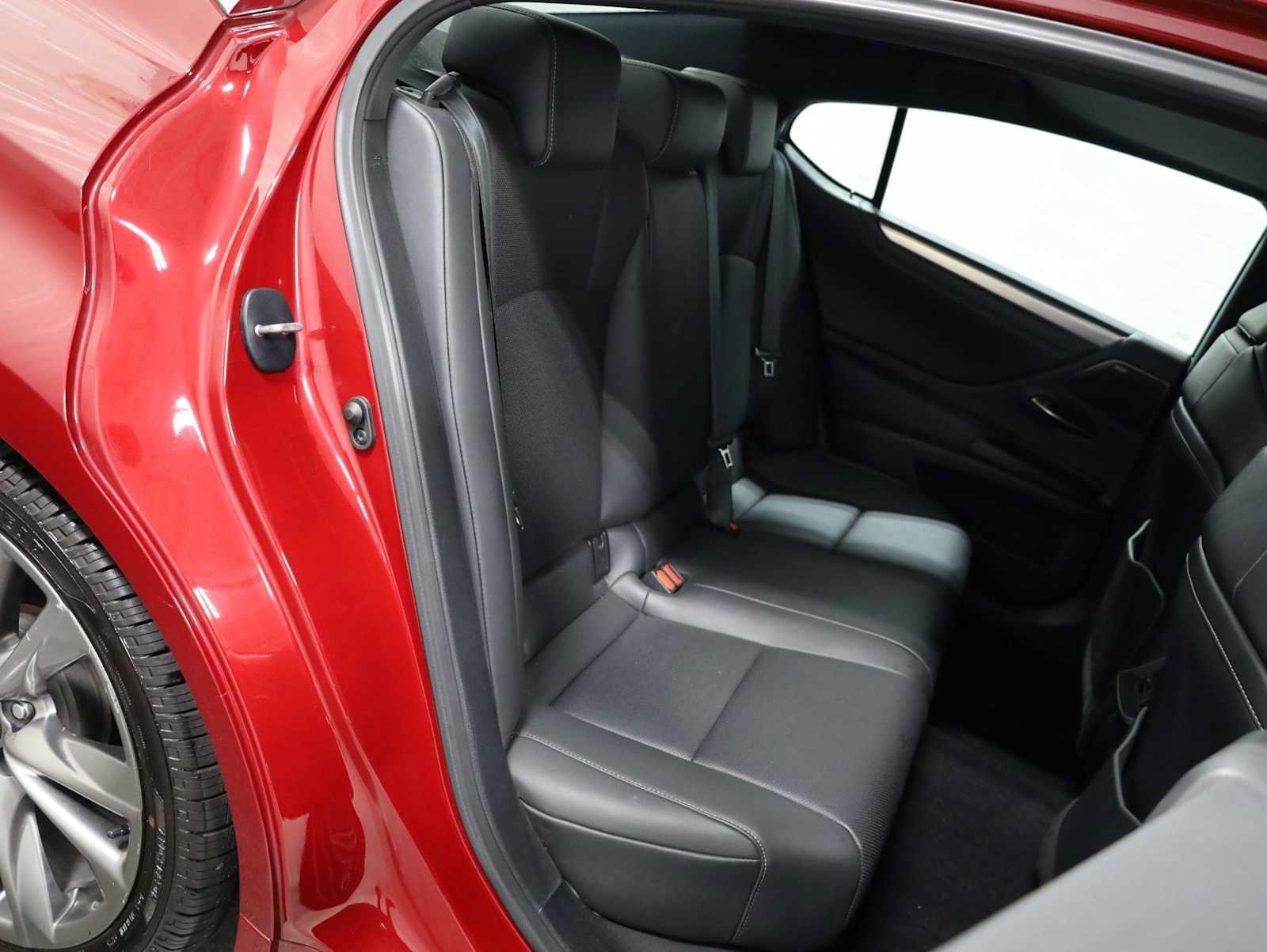 Used 2020 Lexus ES 350 F Sport w/ Accessory Package 2 FWD image 32