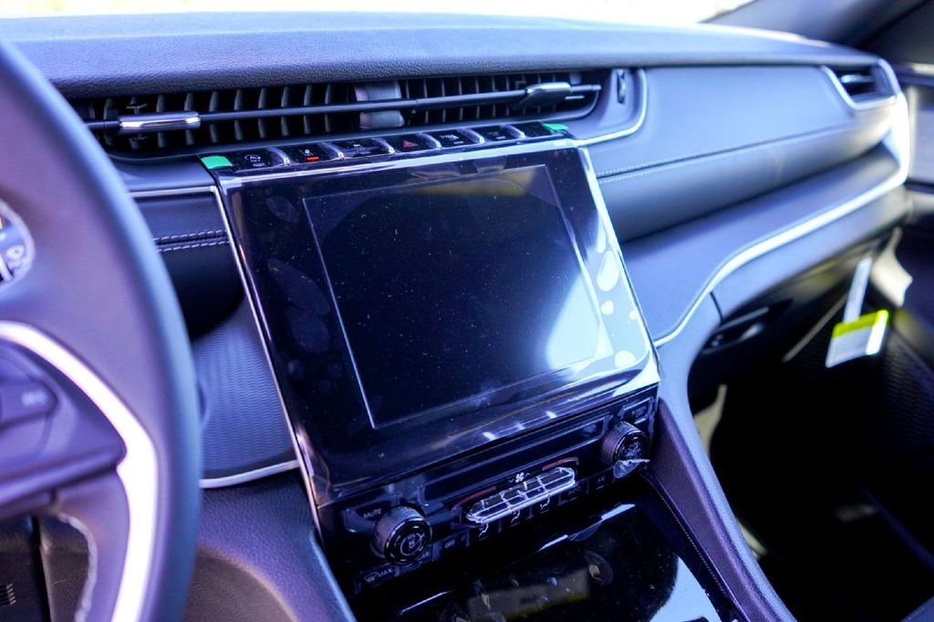 New 2026 Jeep Grand Cherokee Laredo RWD image 17