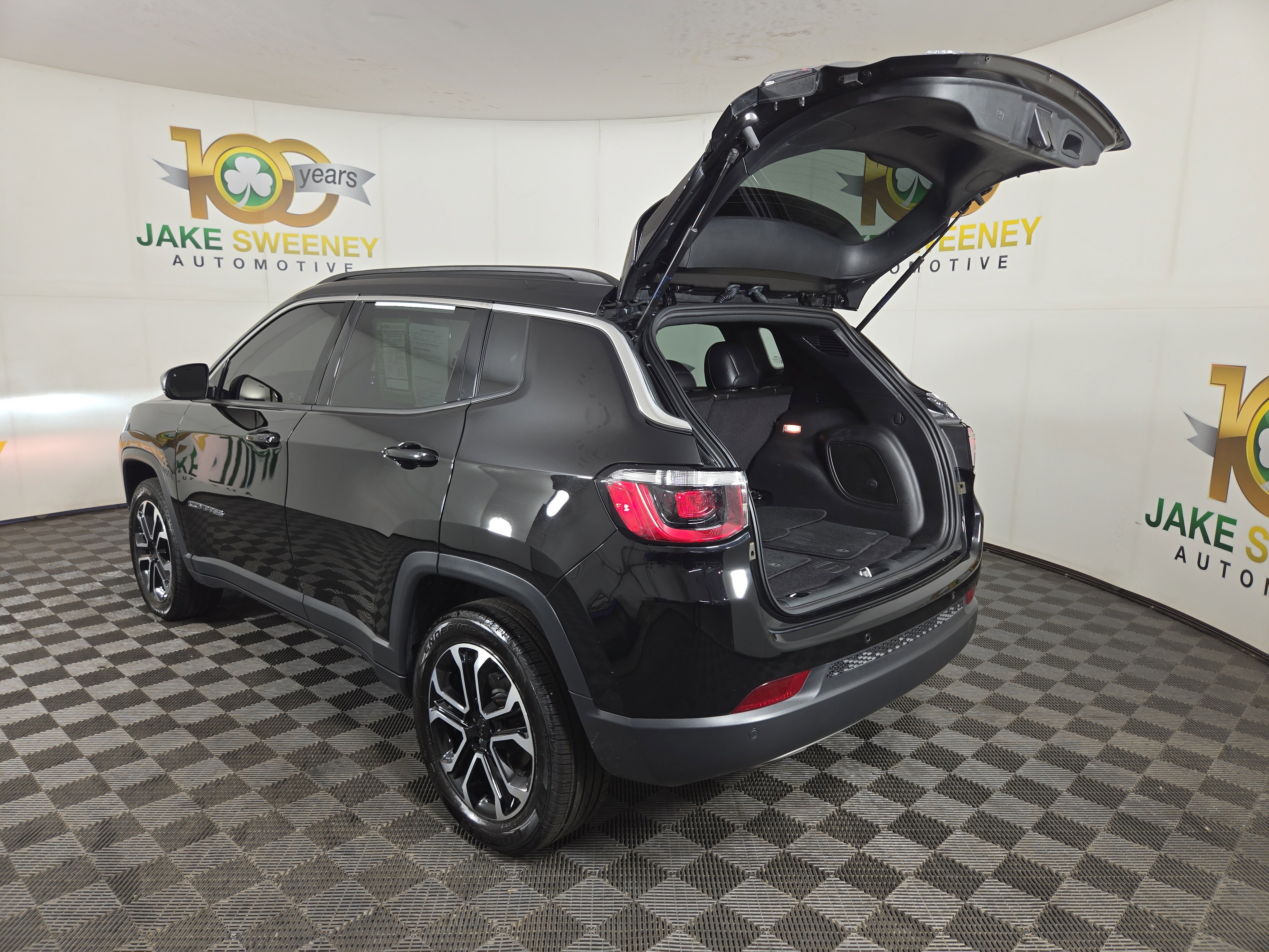 Certified 2023 Jeep Compass Limited w/ Sun and Sound Group AWD/4WD image 32