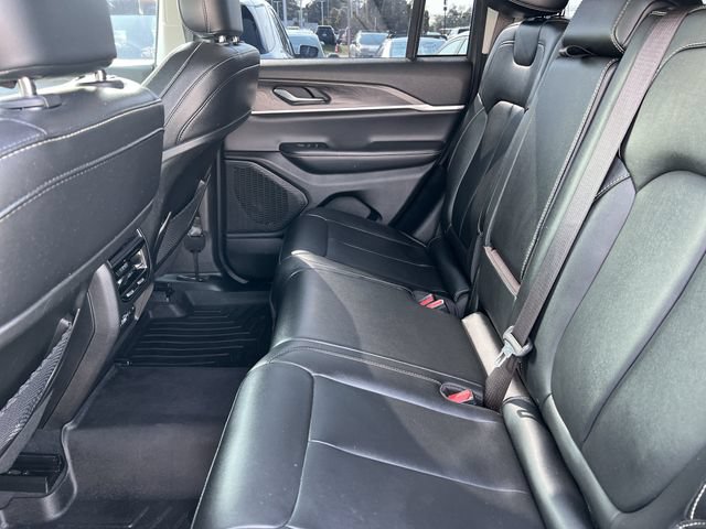 Used 2023 Jeep Grand Cherokee Limited AWD/4WD image 26