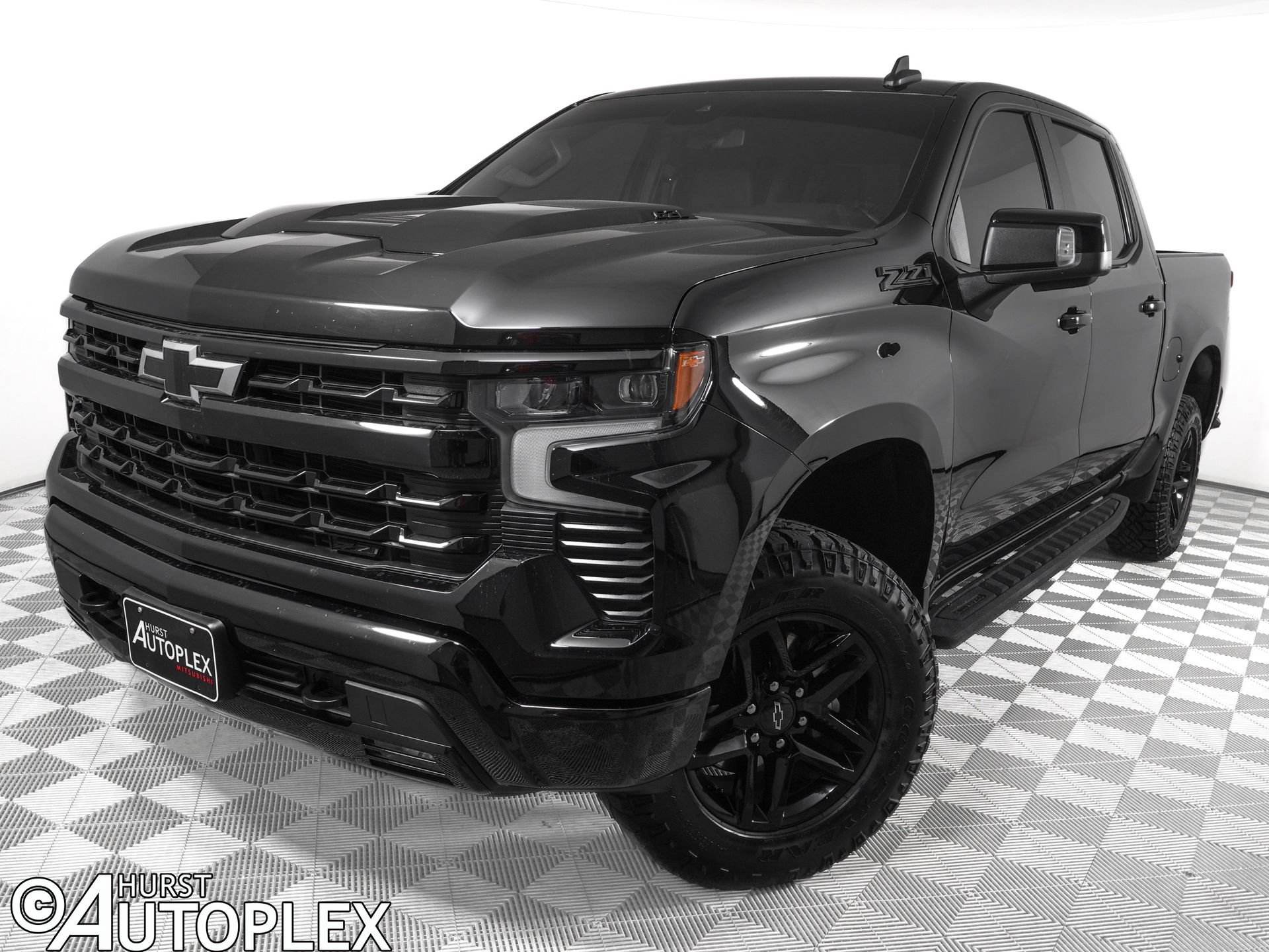 Used 2023 Chevrolet Silverado 1500 LT Trail Boss w/ LT Trail Boss Premium Package AWD/4WD image 1