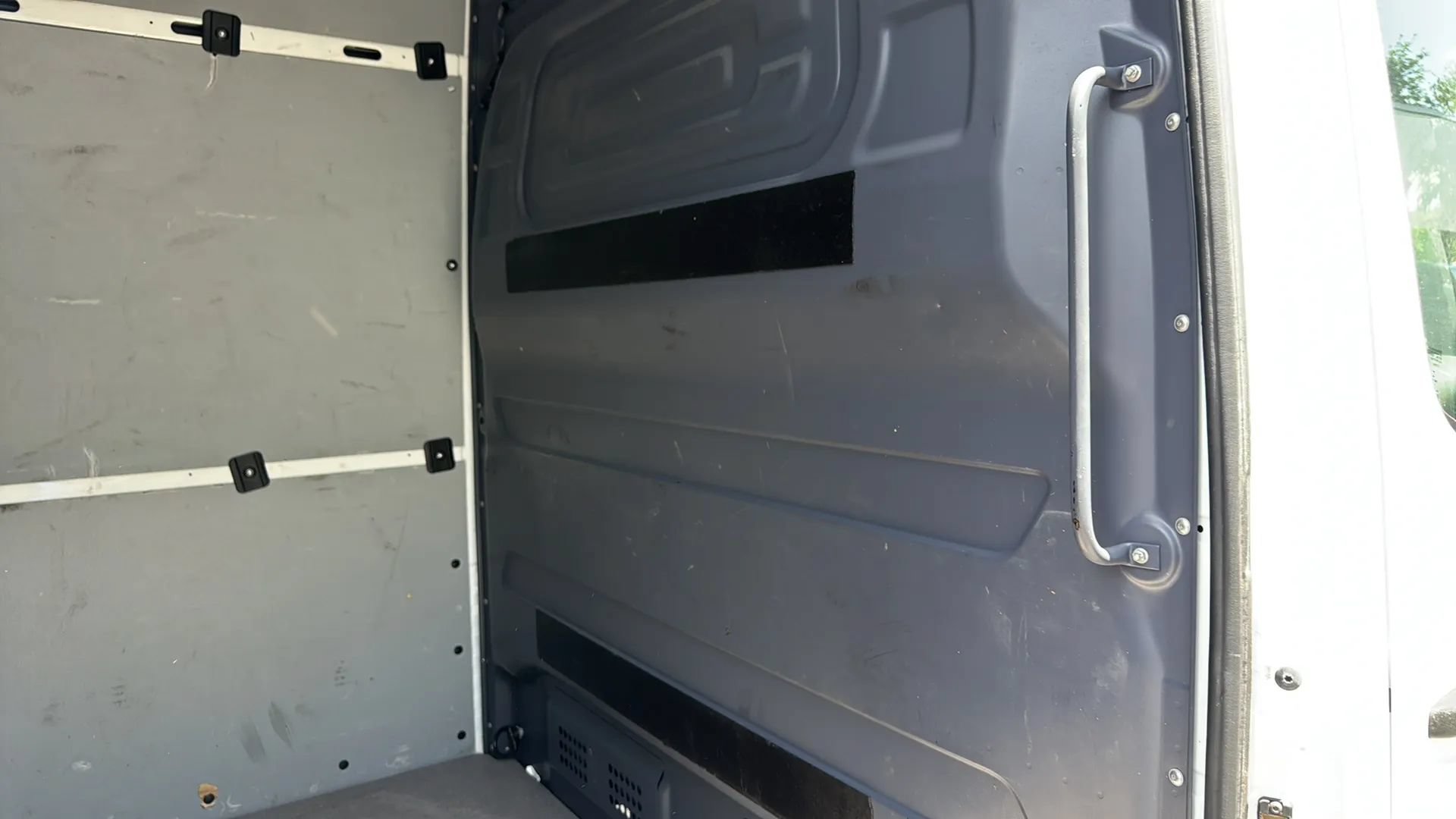 Used 2021 Freightliner Sprinter 2500 RWD image 27