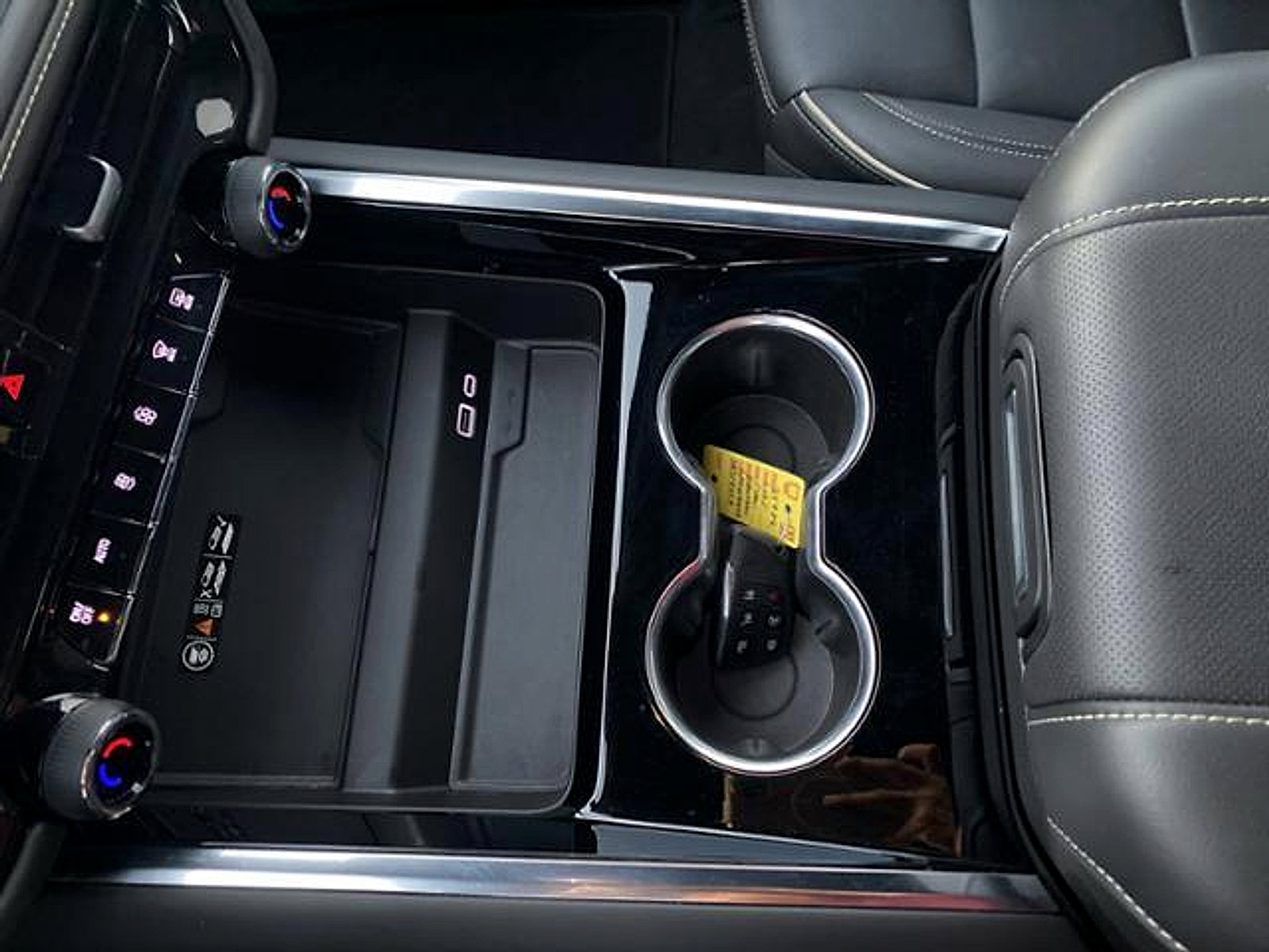 Used 2025 Chevrolet Suburban Premier image 33
