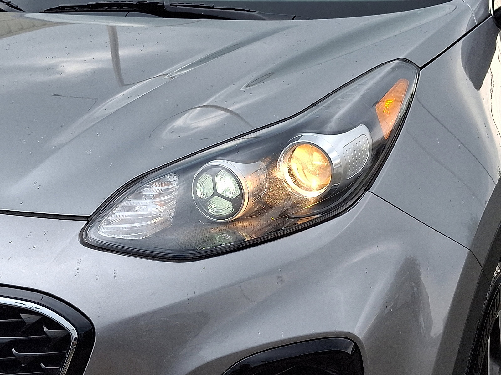 Used 2022 Kia Sportage EX w/ EX Technology Package image 9