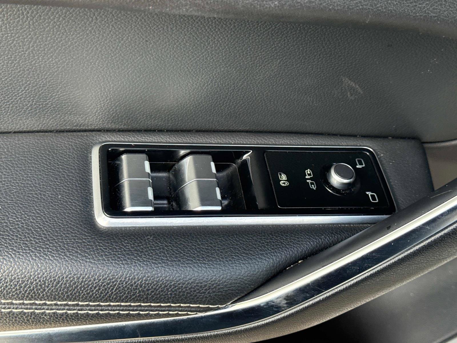 Used 2024 Jaguar F-PACE R-Dynamic S image 21