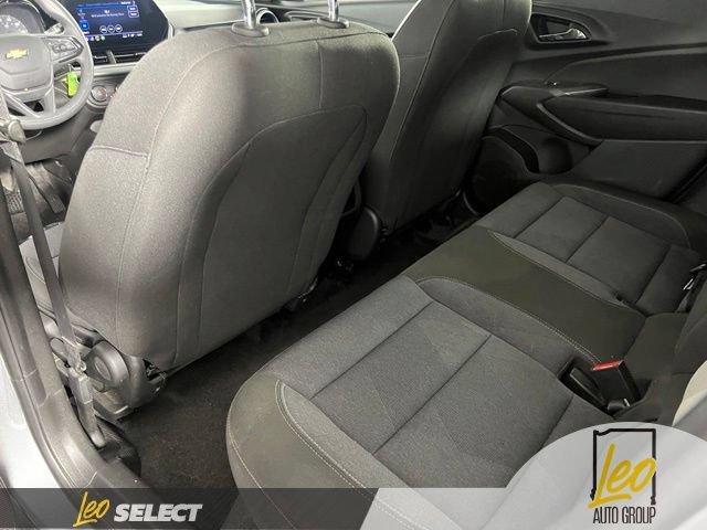 Used 2024 Chevrolet Trax LS w/ LS Convenience Package FWD image 20