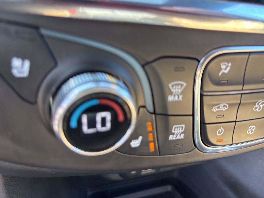 Used 2023 Chevrolet Traverse Premier AWD/4WD image 29