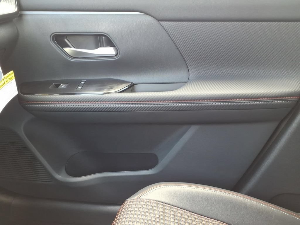 New 2026 Nissan Kicks SR w/ Cold Weather Package FWD image 22