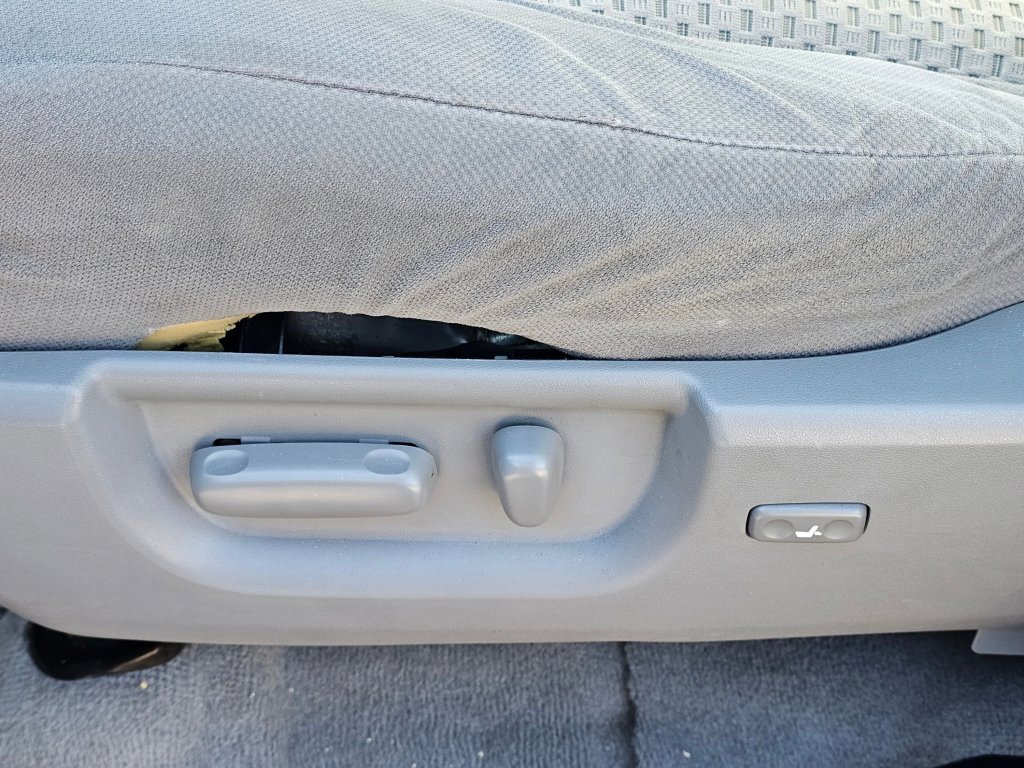 Used 2010 Toyota Tundra 4x4 CrewMax image 26