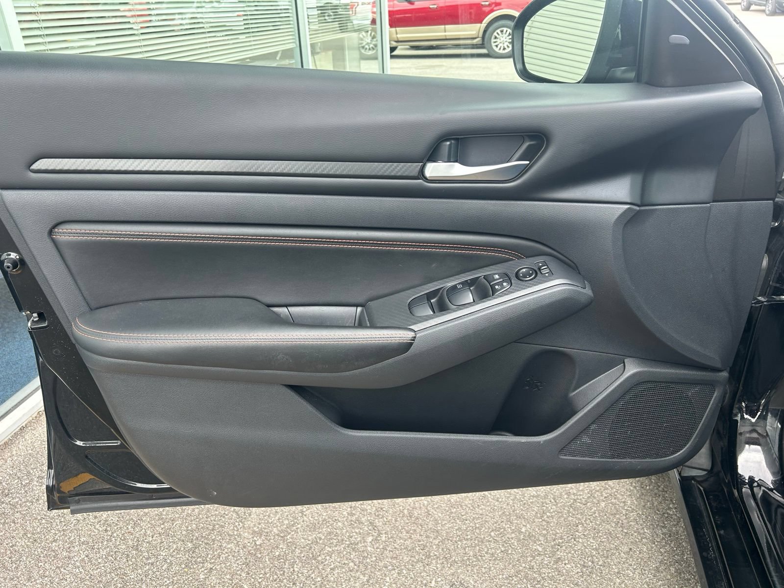 Used 2022 Nissan Altima 2.5 SR AWD/4WD image 8