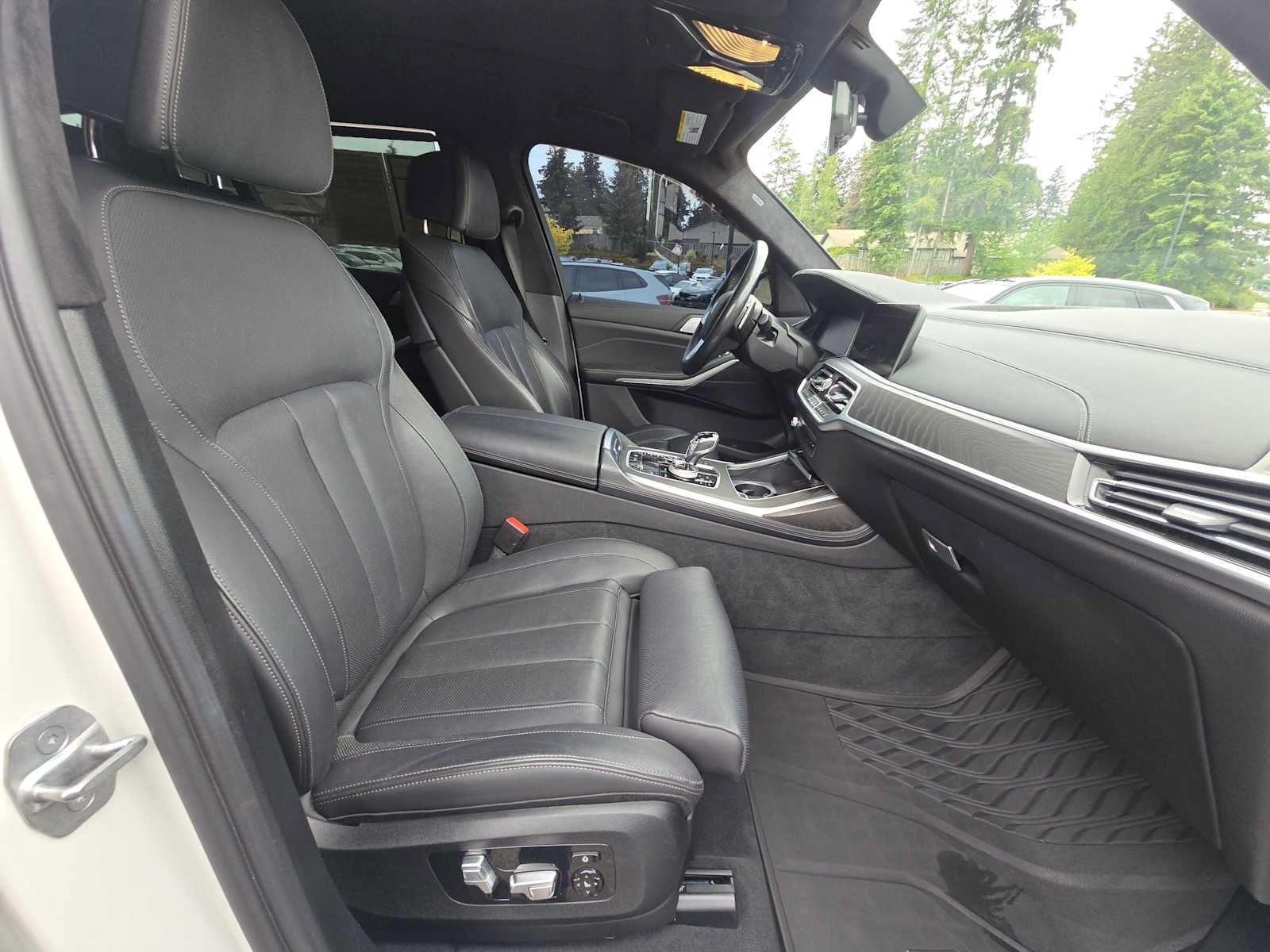 Used 2022 BMW X7 xDrive40i w/ Executive Package AWD/4WD image 11