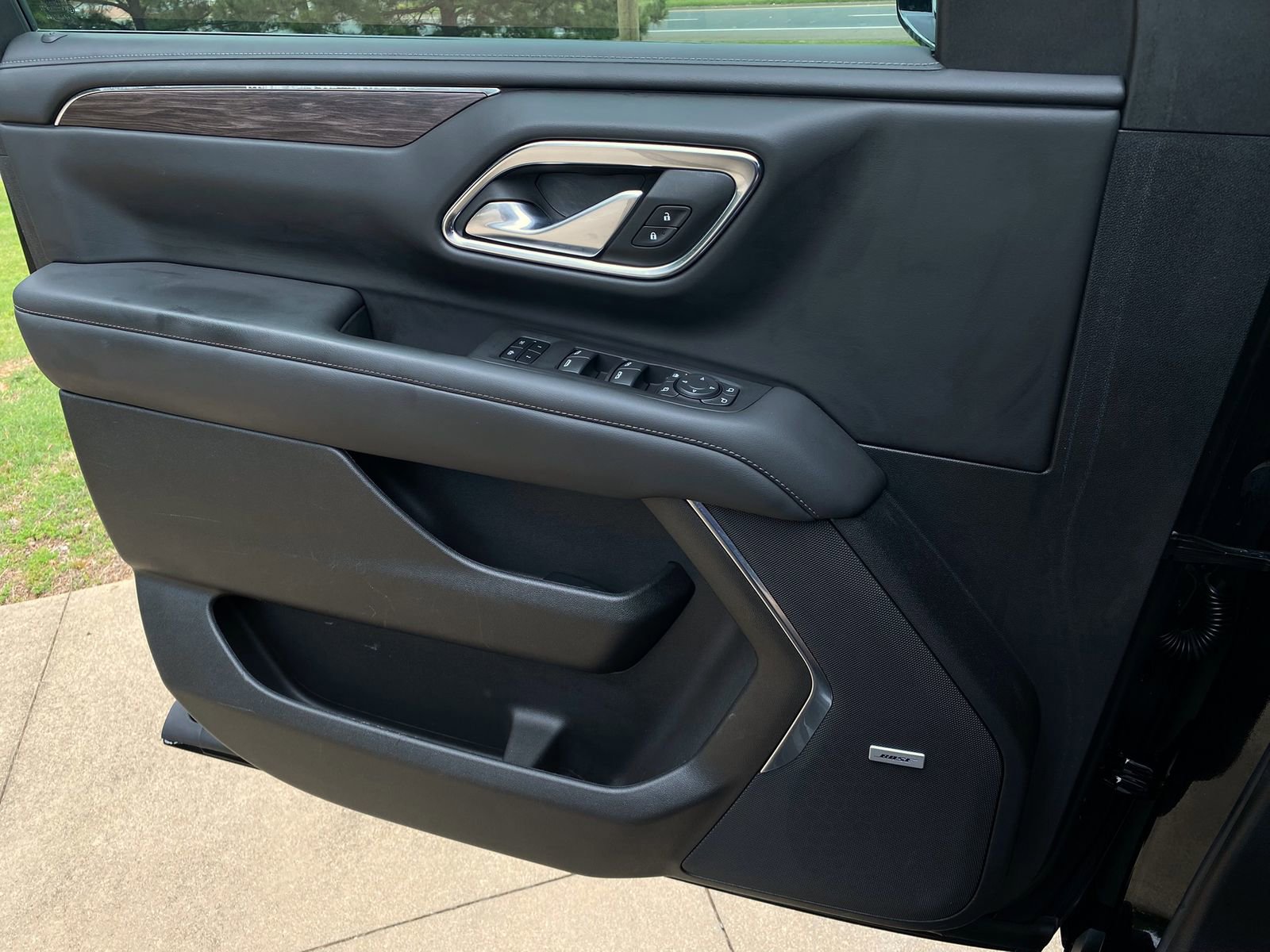 Used 2024 Chevrolet Tahoe LT w/ Luxury Package RWD image 28