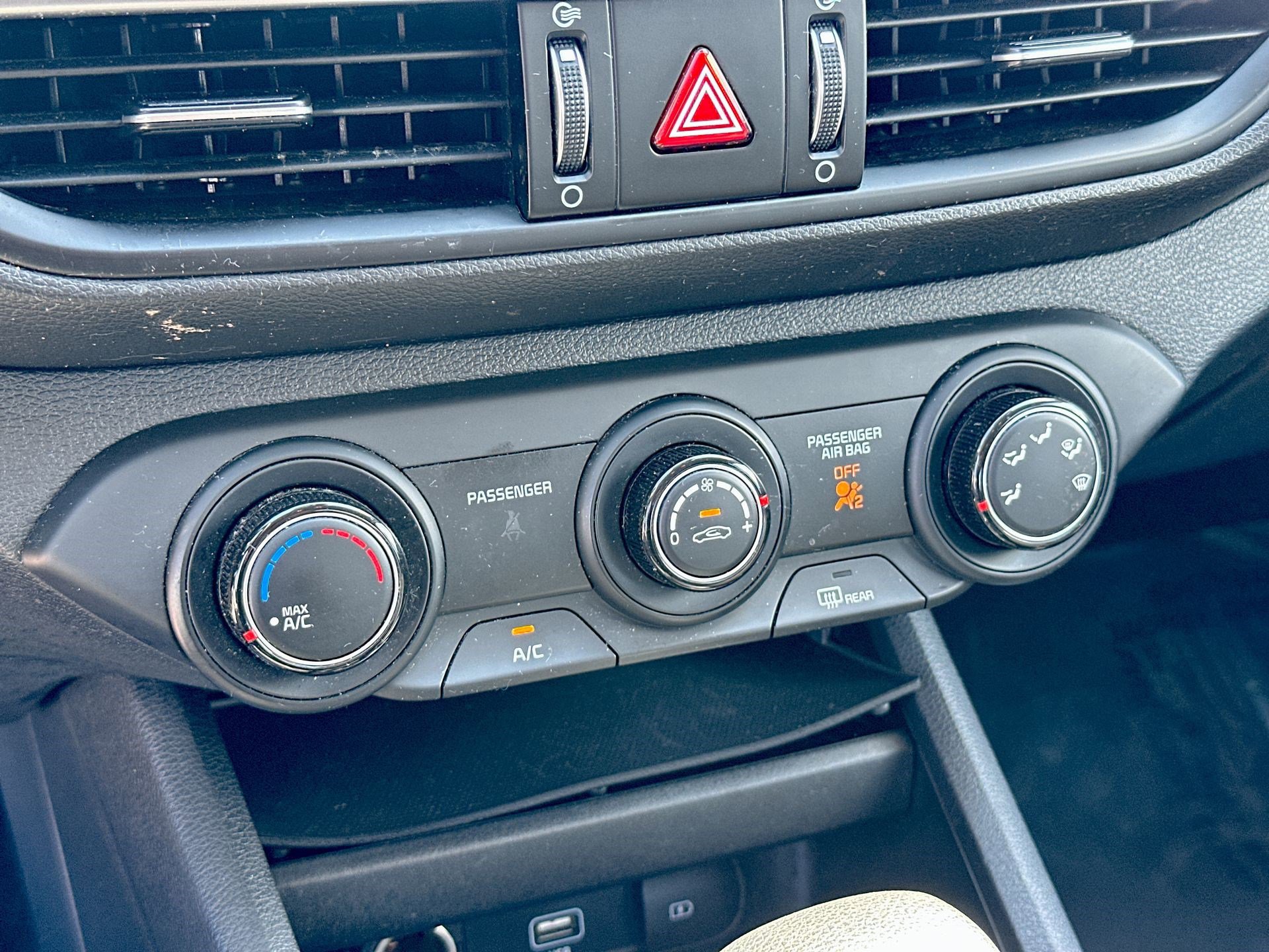 Used 2024 Kia Forte LXS image 16