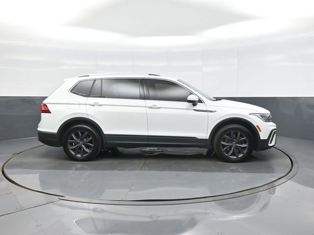 Used 2022 Volkswagen Tiguan SE image 8