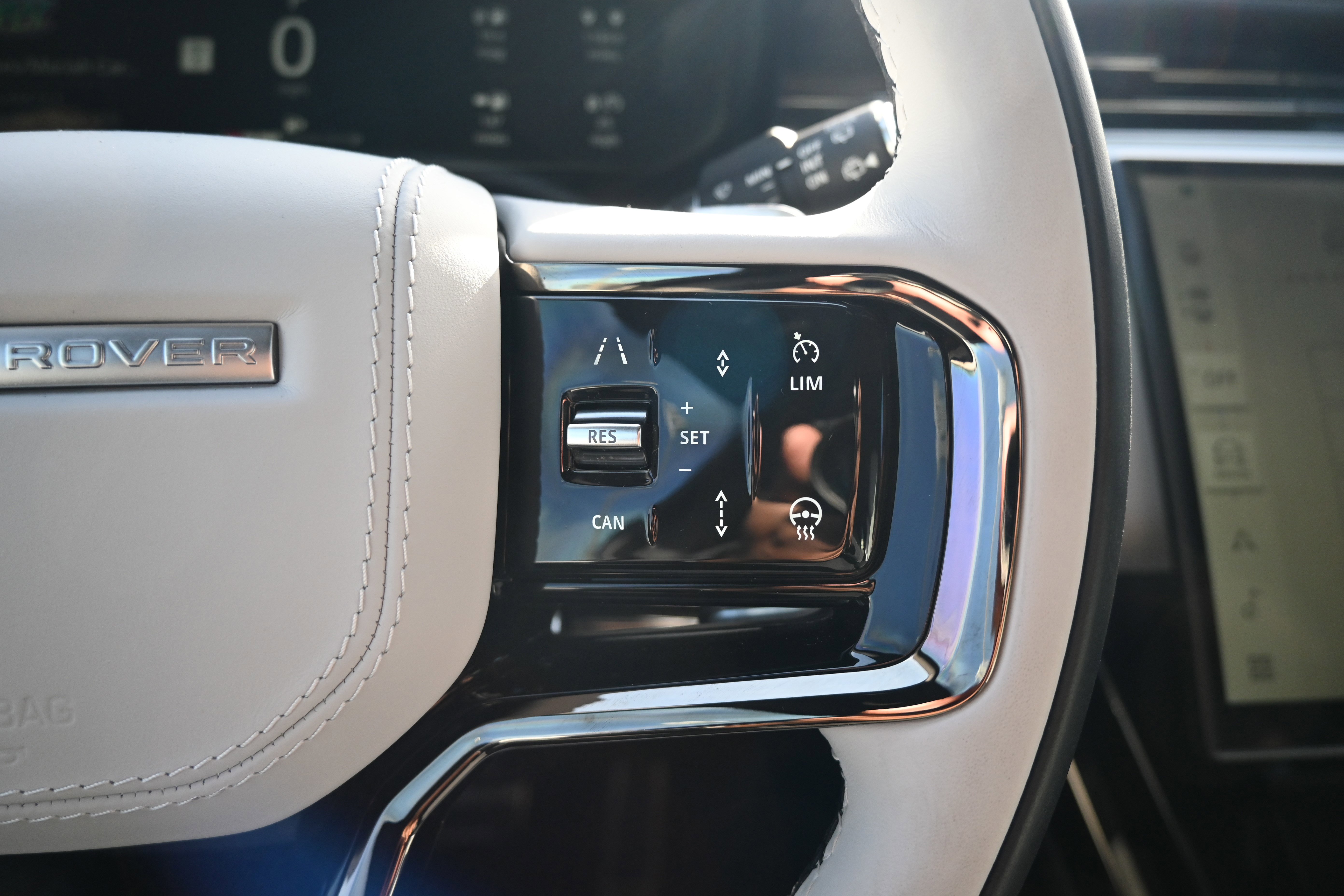 Used 2025 Land Rover Range Rover Sport Dynamic SE image 21