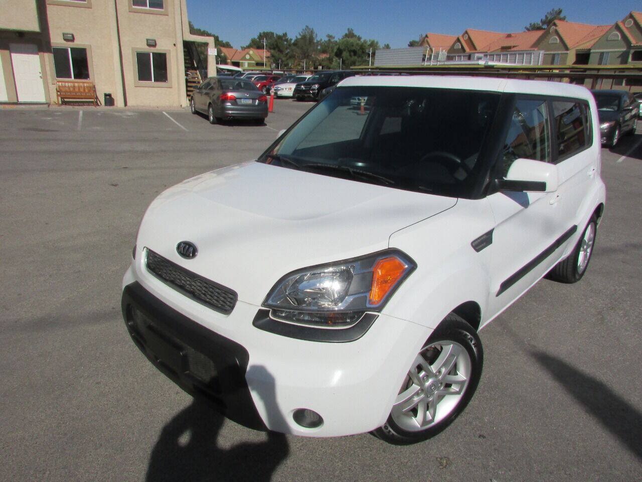 Used 2011 Kia Soul + w/ Audio Pkg FWD image 15