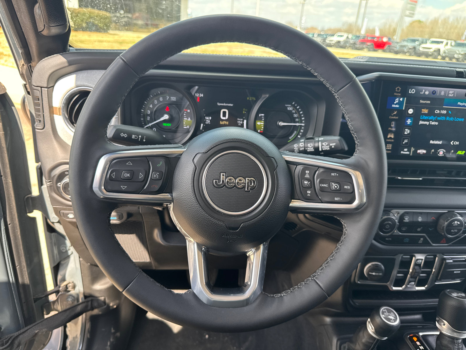 Used 2025 Jeep Wrangler Sahara image 21