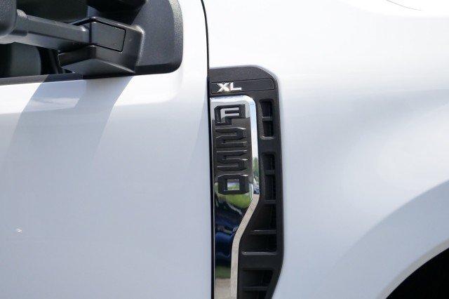 Used 2025 Ford F250 XL RWD image 37