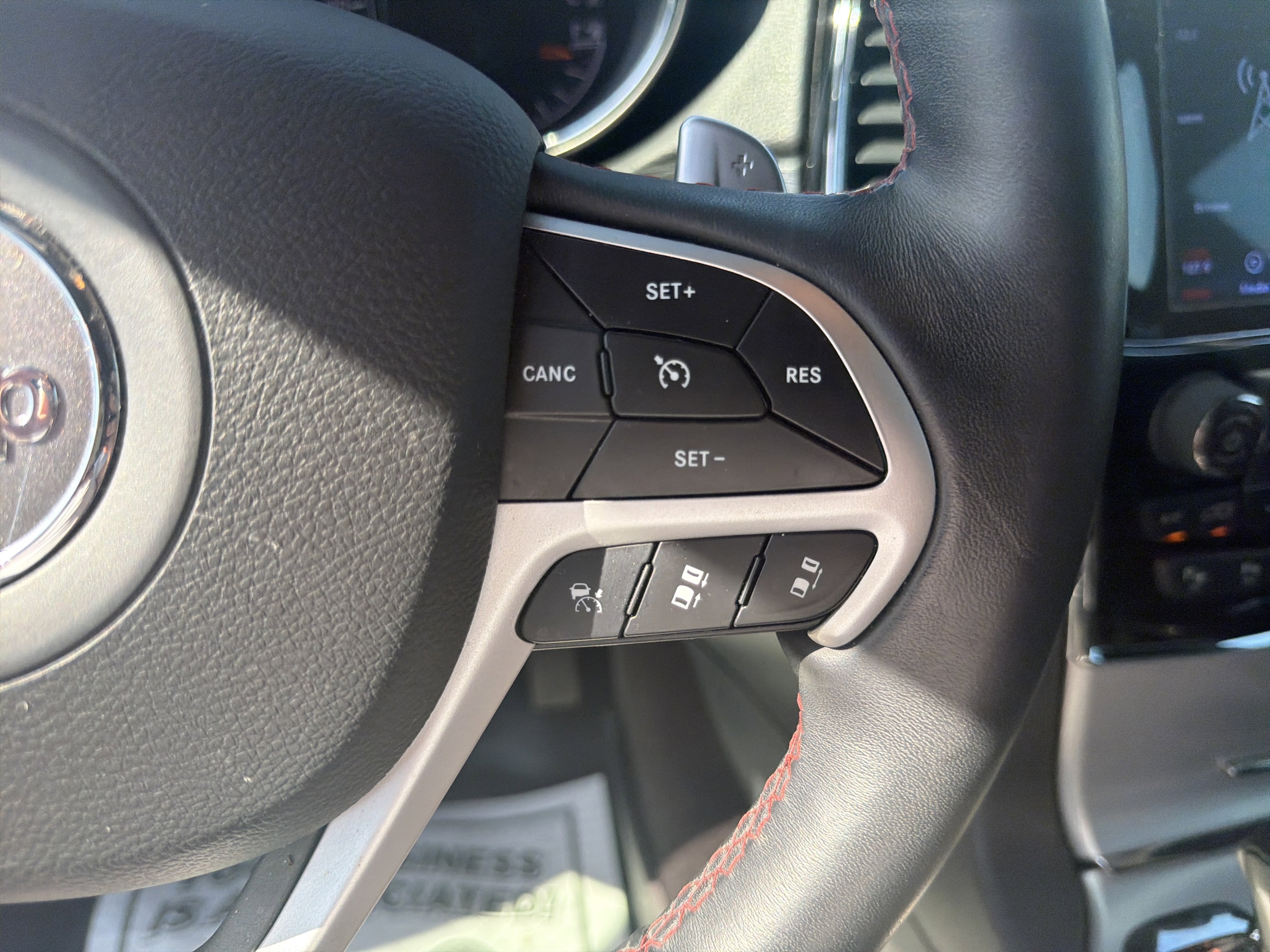 Used 2019 Jeep Grand Cherokee Trailhawk AWD/4WD image 19