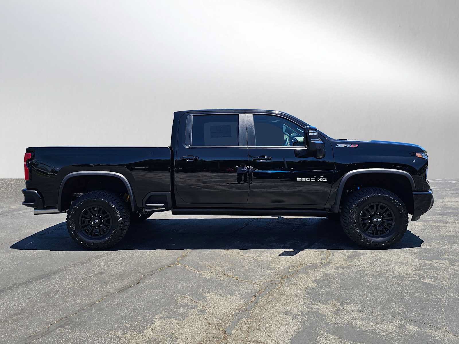 New 2026 Chevrolet Silverado 2500 ZR2 AWD/4WD image 15