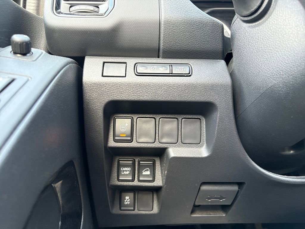 Used 2023 Nissan Frontier SV w/ Midnight Edition Package image 4