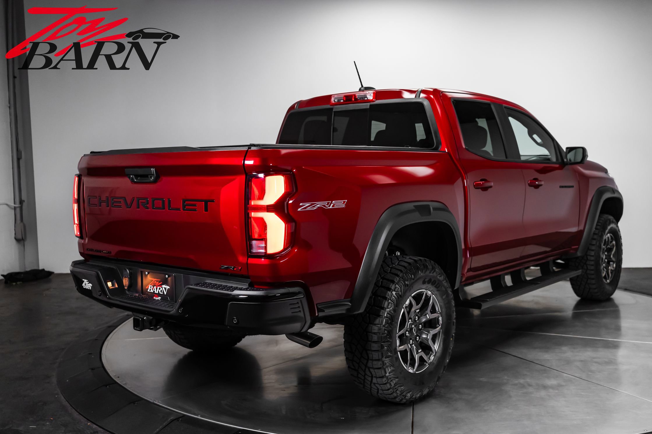 Used 2026 Chevrolet Colorado ZR2 w/ Technology Package AWD/4WD image 12