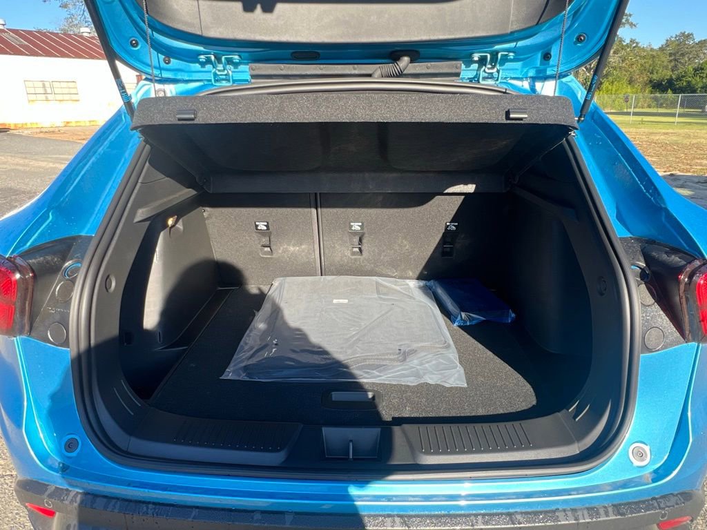 New 2025 Chevrolet Trax RS w/ Driver Confidence Package image 7