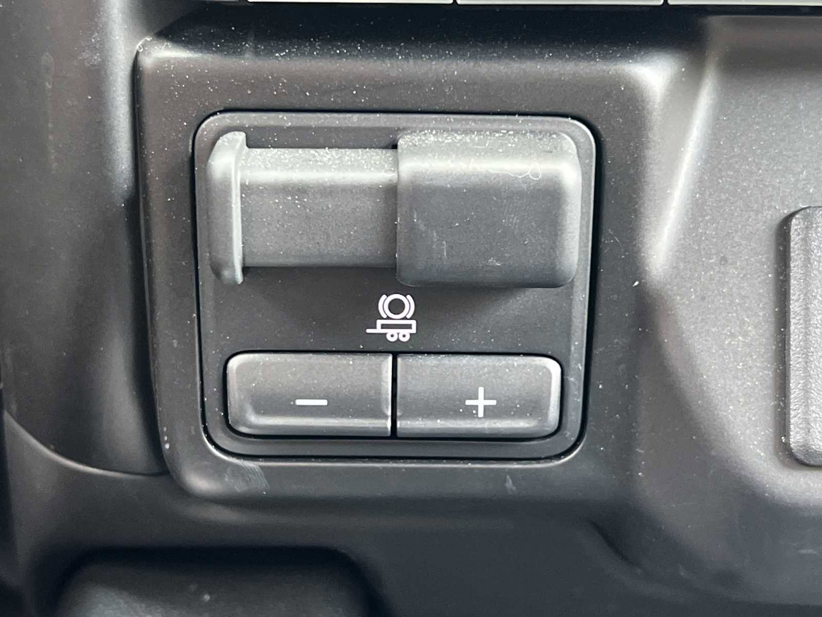 Used 2022 Chevrolet Silverado 2500 LTZ w/ LTZ Plus Package image 7