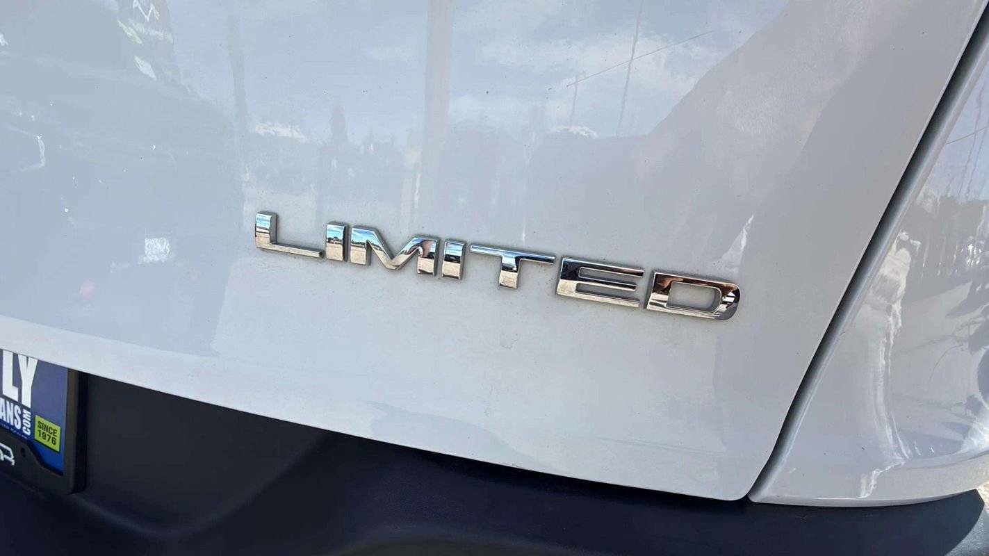 Used 2016 Jeep Cherokee Limited image 21