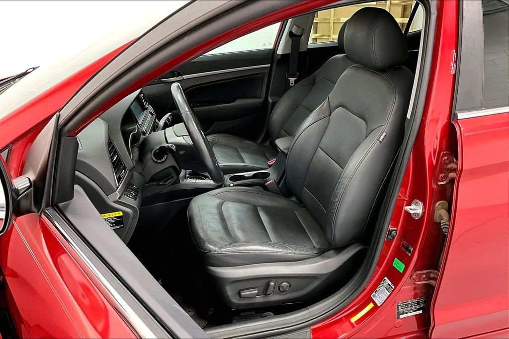 Used 2017 Hyundai Elantra Limited w/ Limited Tech Package 04 image 32