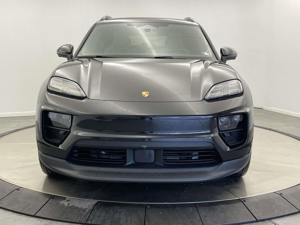 New 2026 Porsche Macan 4 Electric image 10