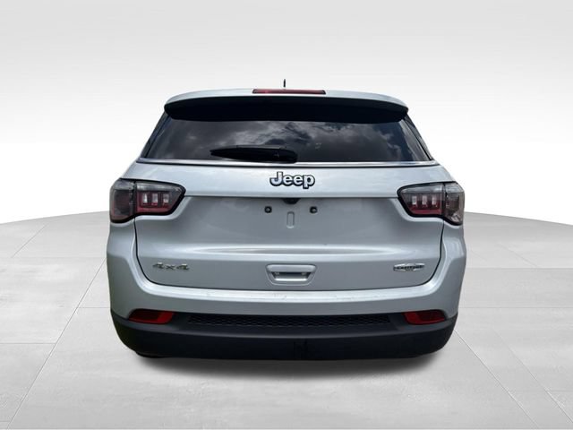 Used 2024 Jeep Compass Latitude AWD/4WD image 13
