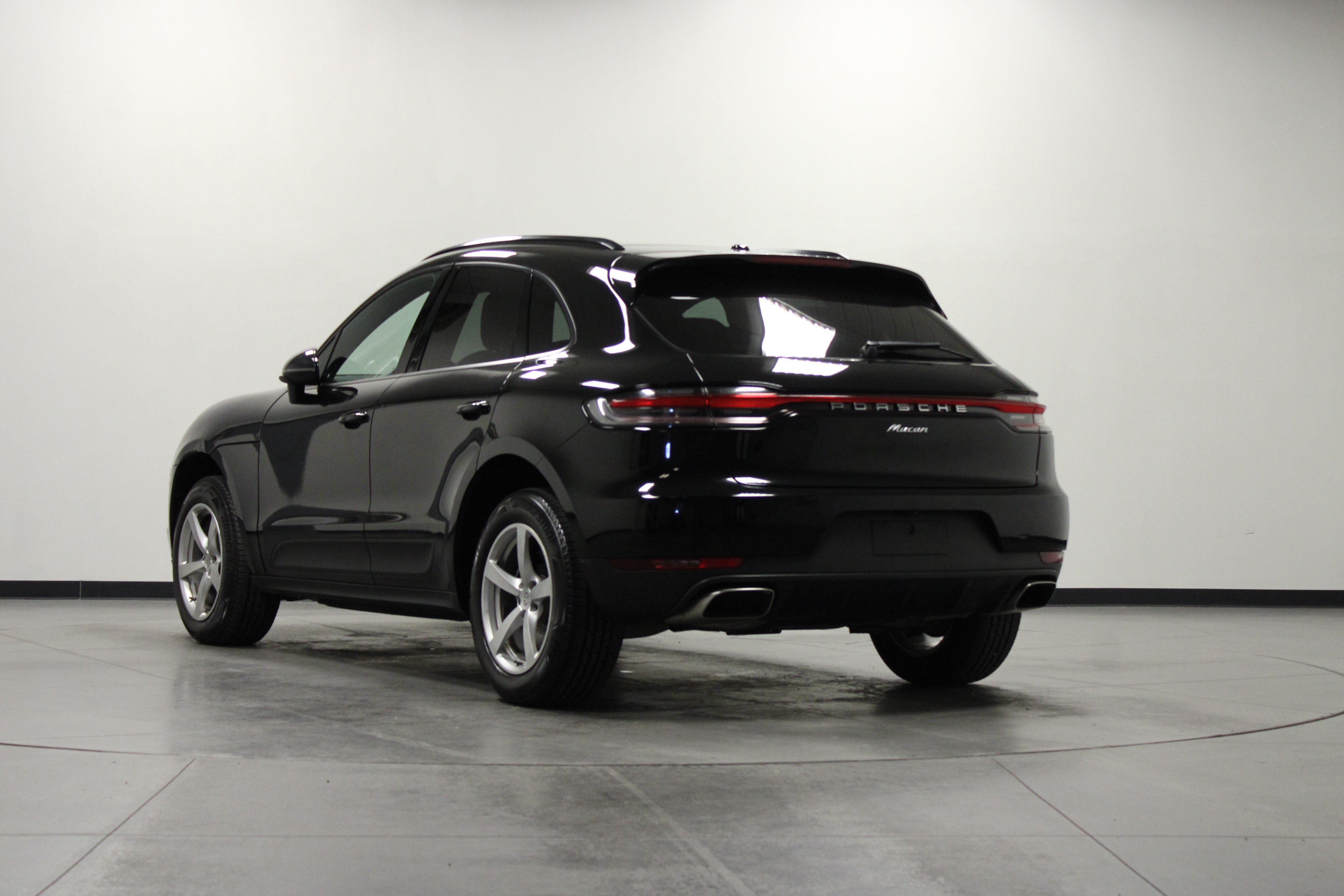 Used 2021 Porsche Macan AWD/4WD image 6