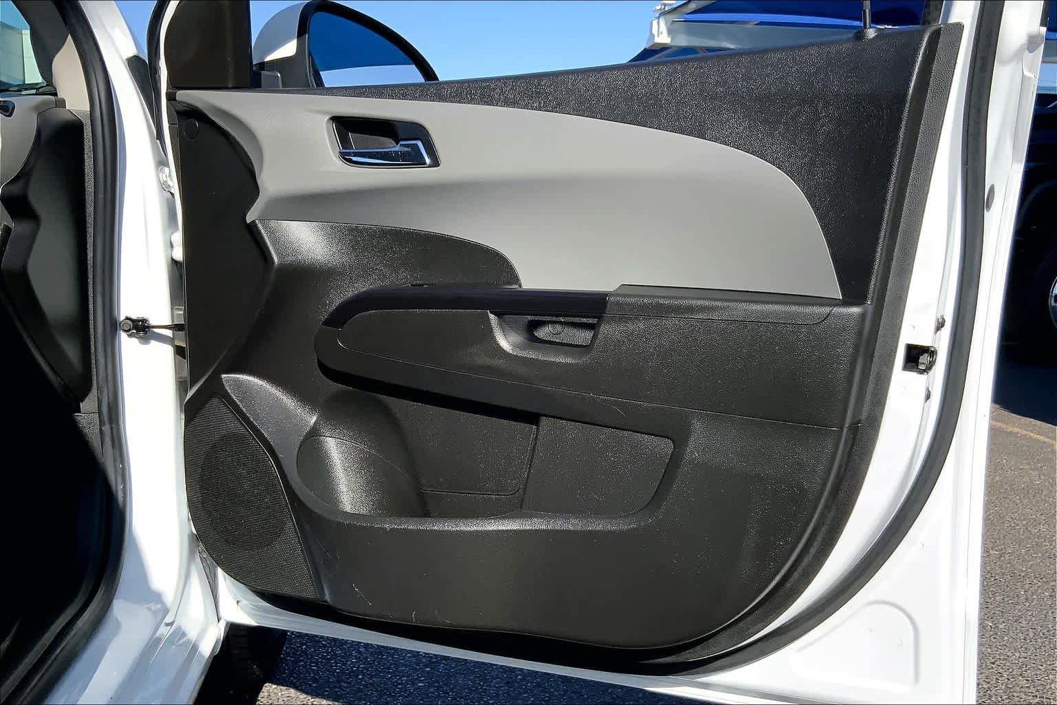 Used 2019 Chevrolet Sonic LT FWD image 23