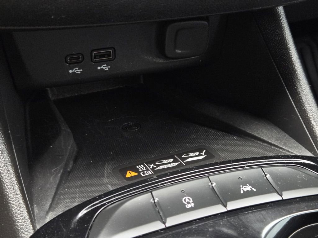 Used 2025 Buick Envista Sport Touring w/ Experience Buick Package FWD image 24