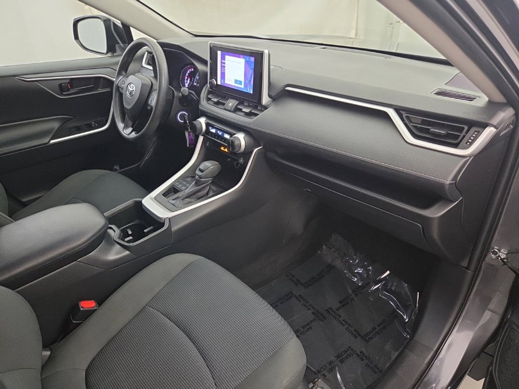 Used 2023 Toyota RAV4 LE AWD/4WD image 15