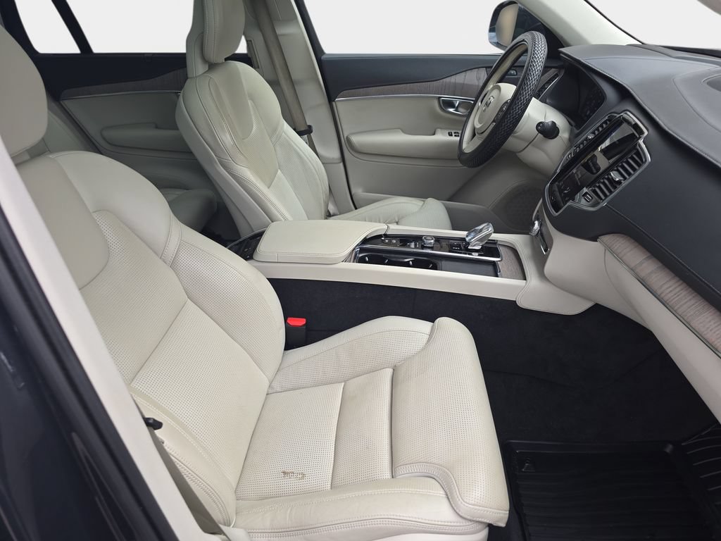 Used 2021 Volvo XC90 T8 Inscription w/ Advanced Package AWD/4WD image 12