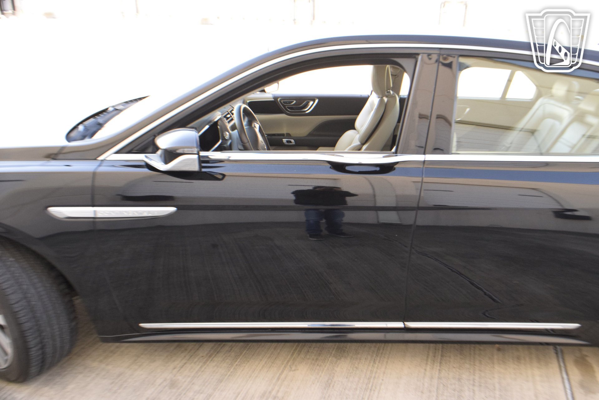 Used 2018 Lincoln Continental Premiere image 30