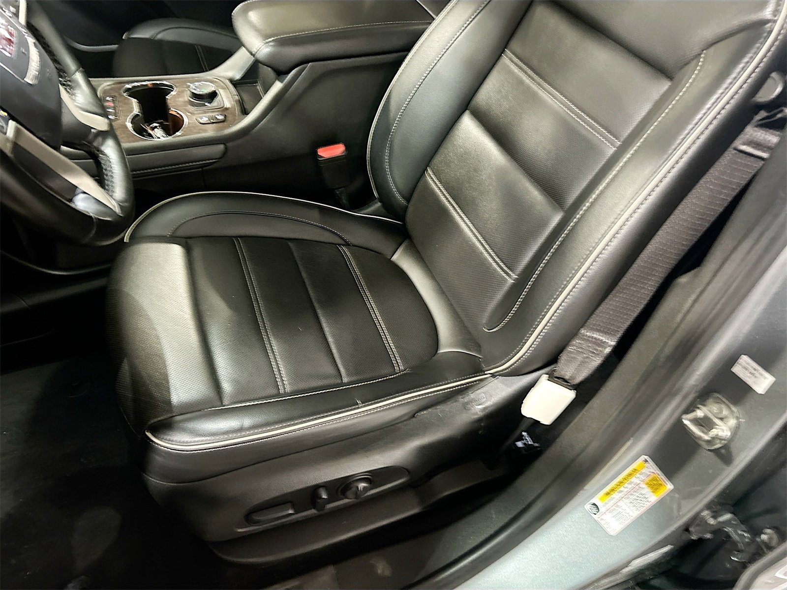 Used 2023 GMC Acadia Denali w/ Denali Technology Package image 20