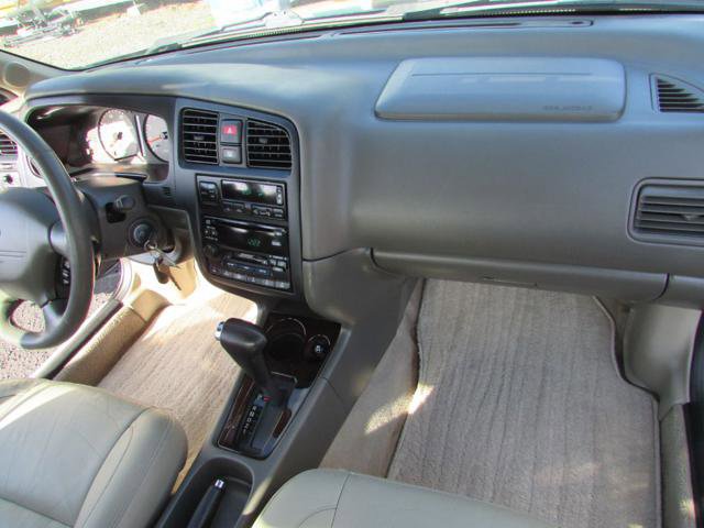 Used 2000 INFINITI G20 image 18