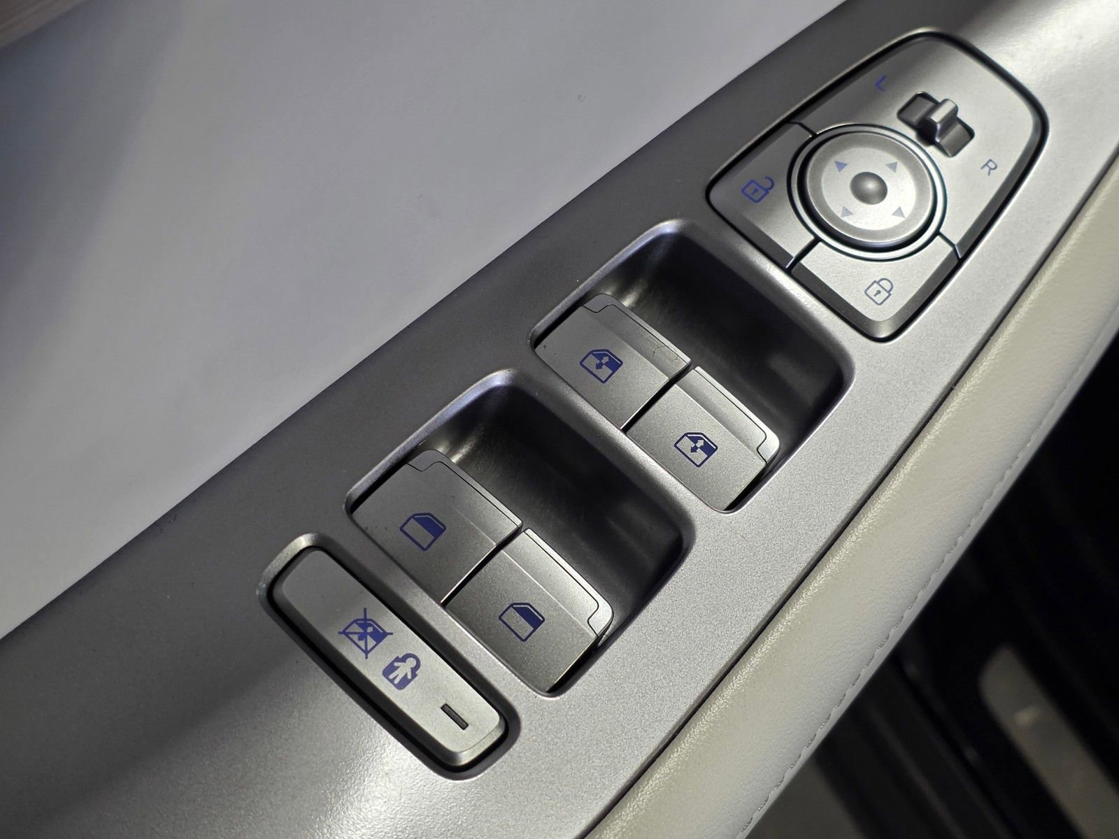 Used 2023 Hyundai Palisade Limited FWD image 22
