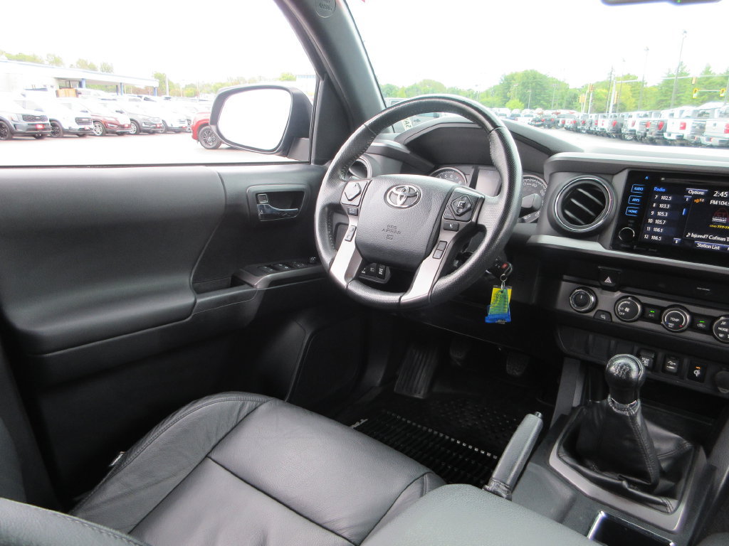Used 2019 Toyota Tacoma TRD Off-Road AWD/4WD image 26