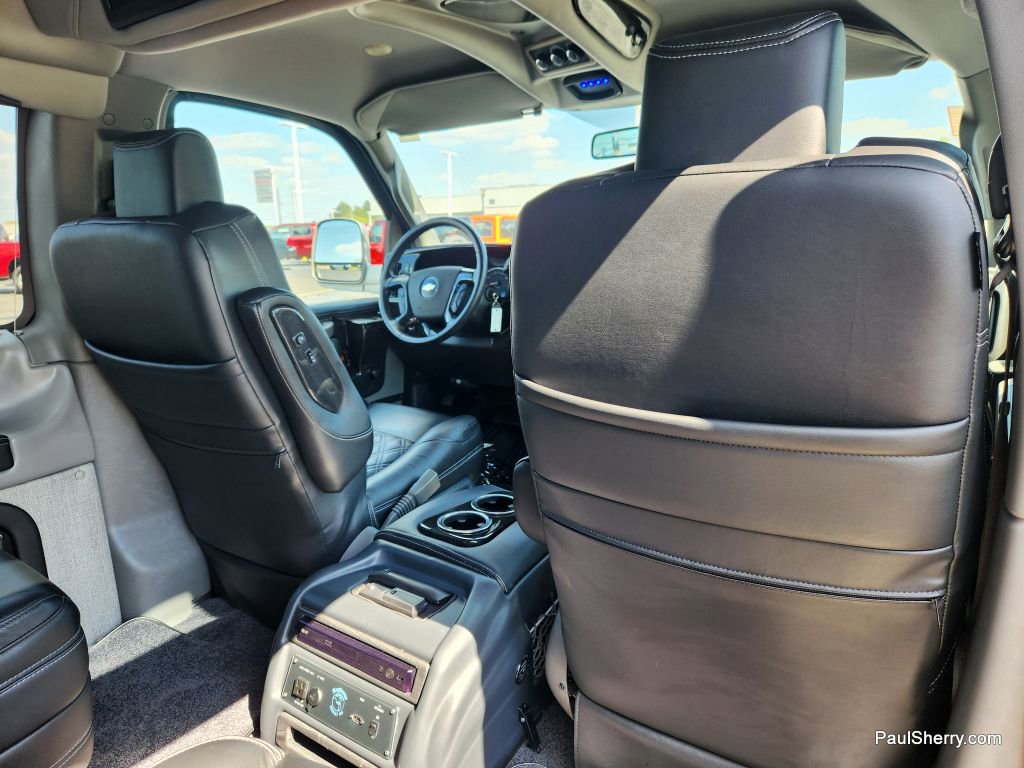 Used 2023 Chevrolet Express 2500 image 58